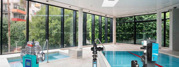 Công Nghệ Khử Trùng Và Tự Động Hóa Hồ Bơi: Điện Phân Muối, UV, Ozone, Bơm Định Lượng Và pH/ORP