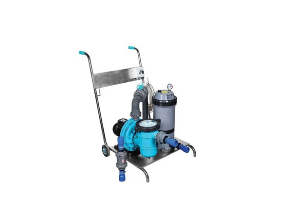 Xe đẩy hút vệ sinh bể bơi