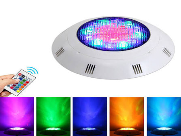 Các lựa chọn ánh sáng trắng trắng ấm và đổi màu của đèn Pikes PK6004