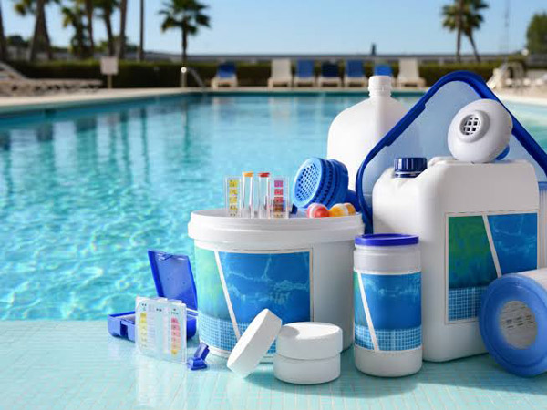 Các nhóm hóa chất và kiểm soát nước hồ bơi