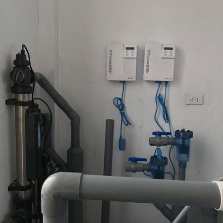 Lắp máy điện phân muối bể bơi Cảnh Hưng