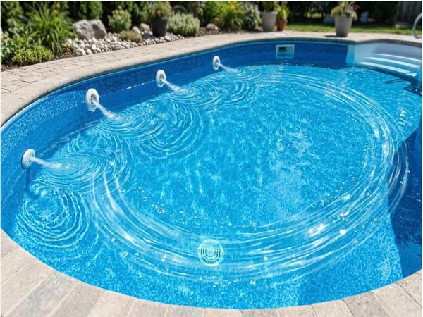 Điều chỉnh hướng đầu trả nước để cải thiện tuần hoàn tại góc hồ bơi